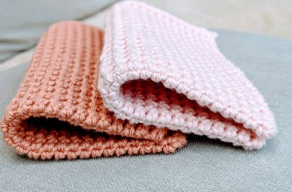 https://mycrochetspace.com/wp-content/uploads/2020/10/extra-thick-potholder-600x396.jpg