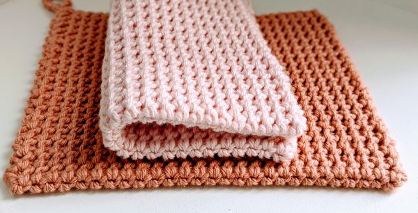 crochet extra thick potholders in pink.