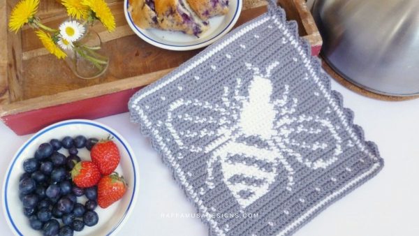 bee crochet potholder