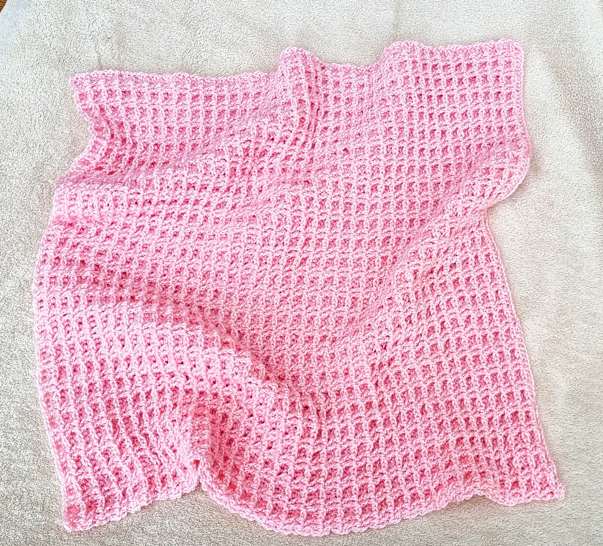 couverture au crochet double gaufre en rose