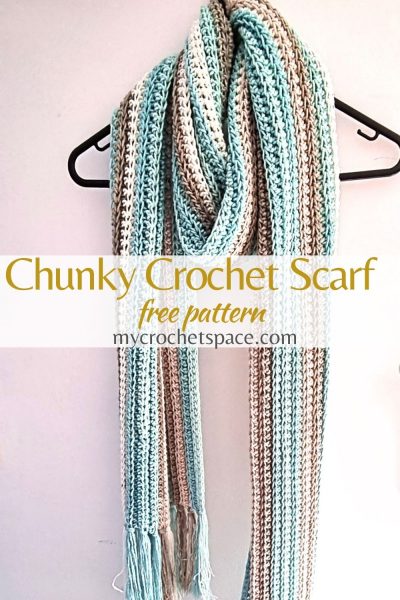 Crochet scarf with fringe