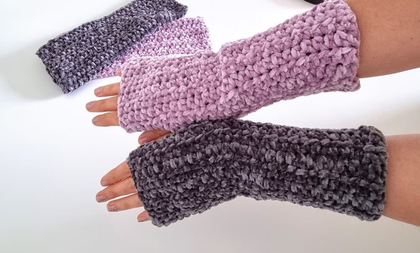 Free, Easy, Simple Crochet Fingerless Gloves Pattern - Simply Hooked by  Janet