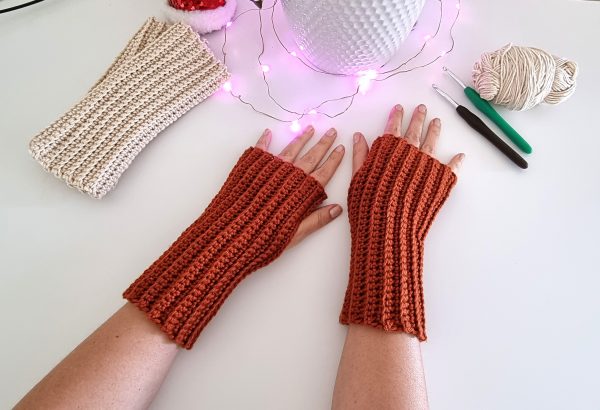 Free Fingerless Gloves Crochet Pattern: Mystical Mitts