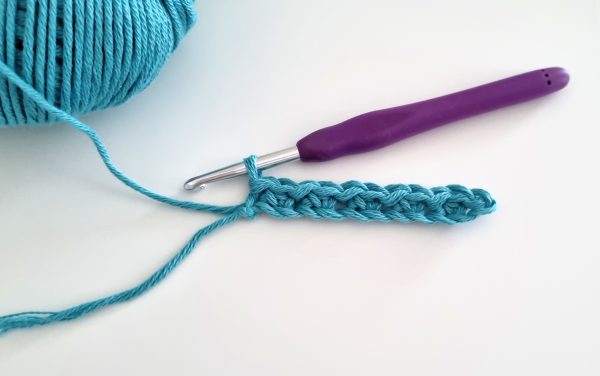 One row of Even Moss stitch, using blue cotton yarn