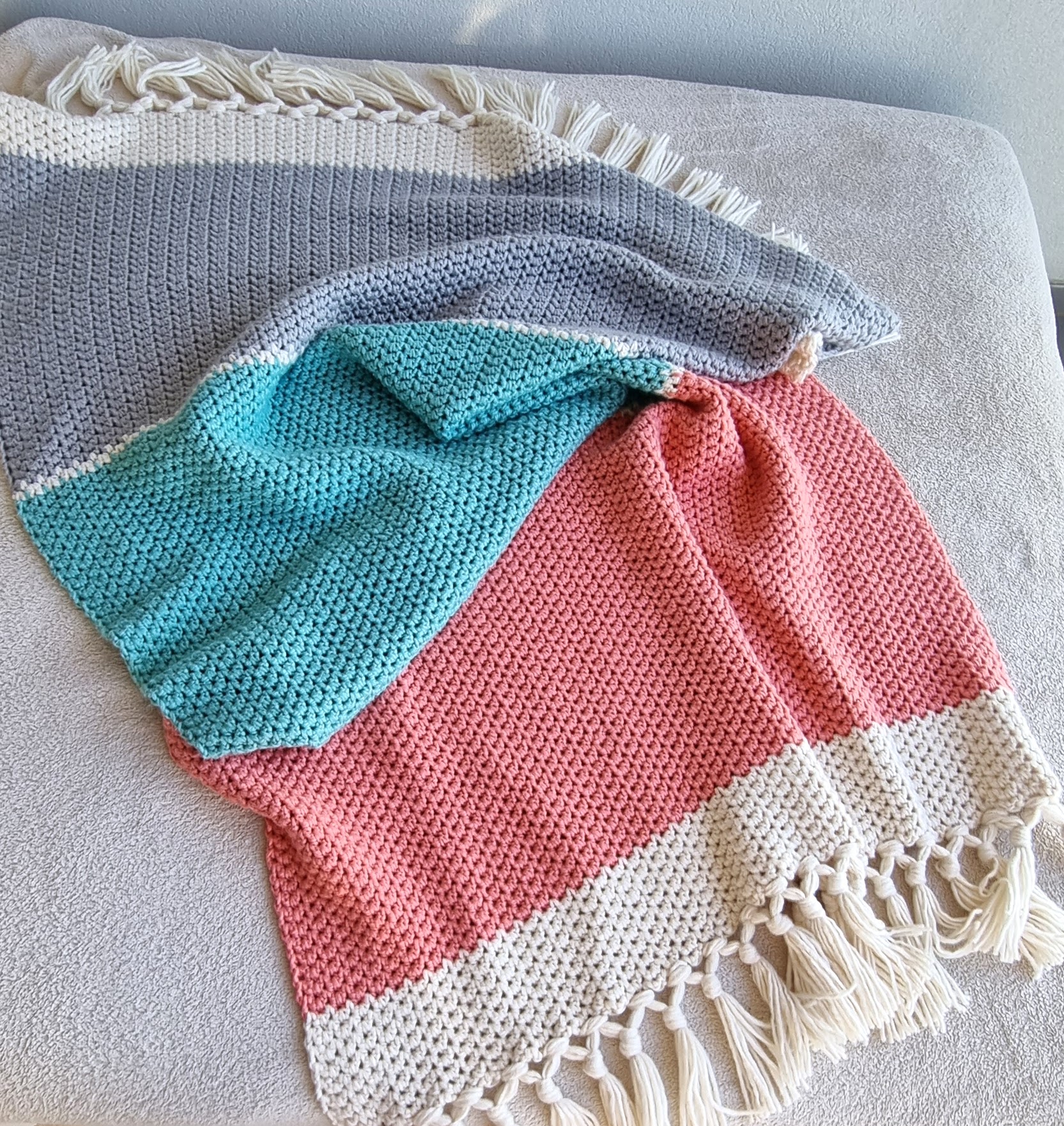Super Chunky Crochet Blanket Pattern - The Popping Posts Throw Blanket