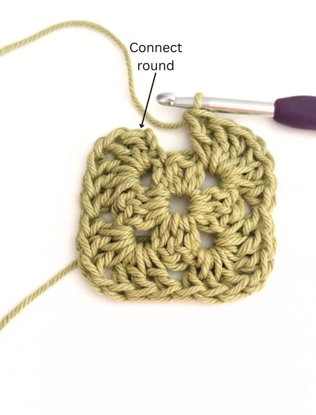 Finalising the second round granny square